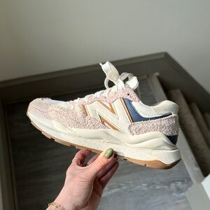 New Balance Women's 57/40 Size 6